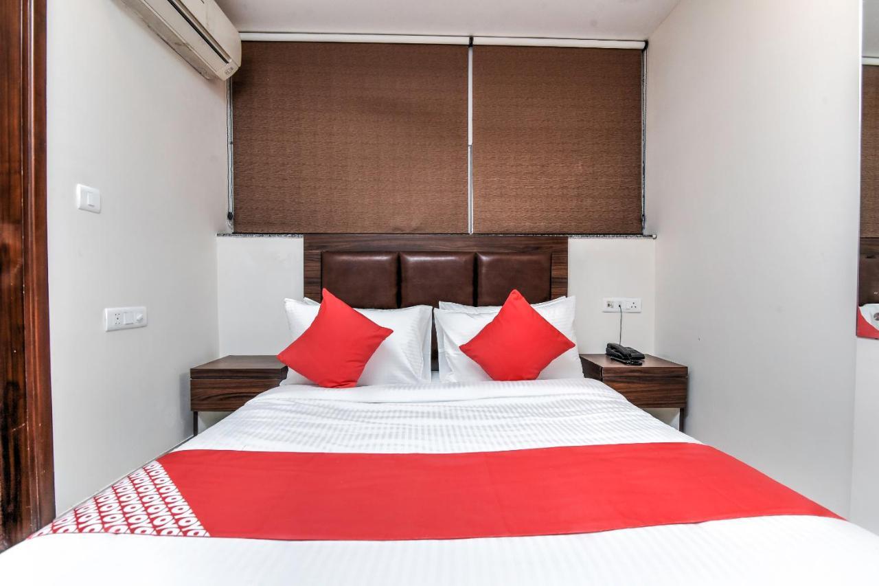 Oyo 81042 Rajput Resort Patiala Exterior photo